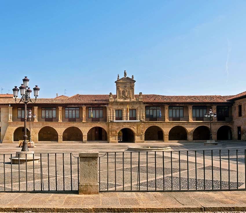 santo-domingo-calzada-plaza