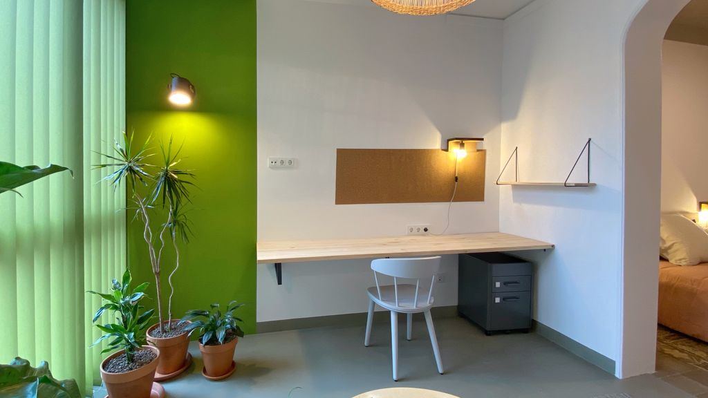 Despacho y dormitorio de un ‘coliving’