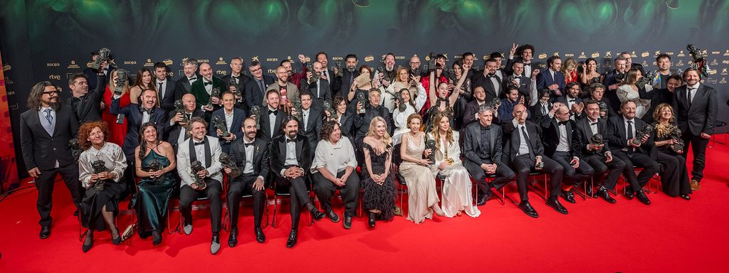 Foto de familia ganadores Premios Goya 2025