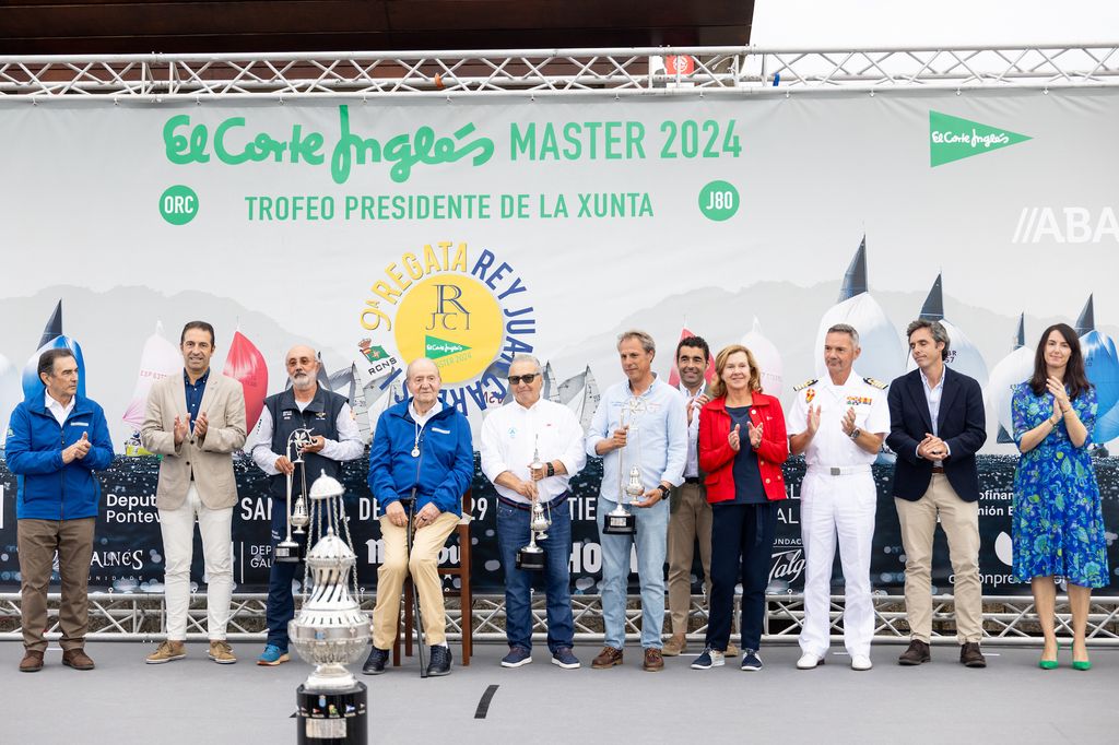 Foto de familia de los vencedores del Trofeo presidente de la Xunta