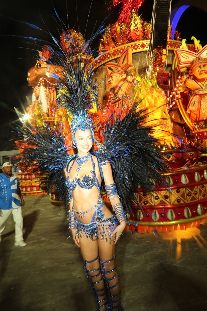 Irina Shayk hace su debut en el Carnaval de Río de Janeiro