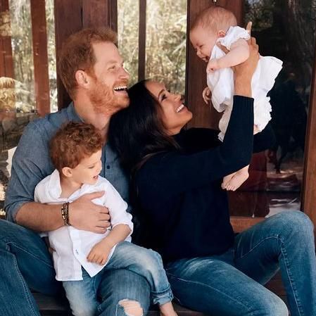 First photo of Meghan Markle and Prince Harry\'s daughter Lilibet released