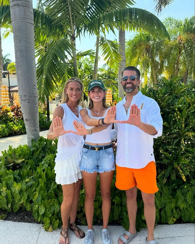 Kai Trump con sus padres, Vanessa y Donald Jr.