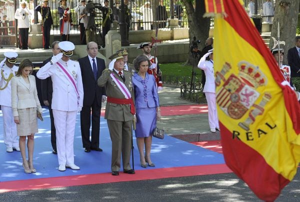 El Rey ha presidido su último Día de las Fuerzas Armadas como jefe supremo de los ejércitos, acompañado por la Reina y los Príncipes de Asturias