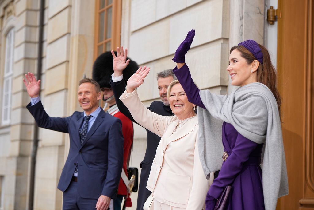 Mary de Dinamarca Federico X vestido morado