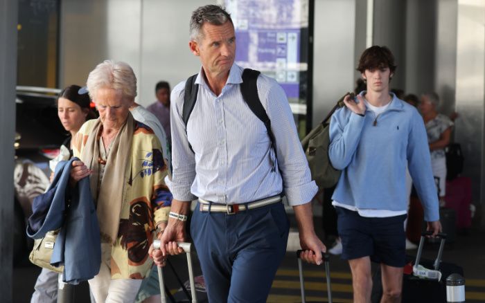 Pablo Urdangarin con su padre y su abuela