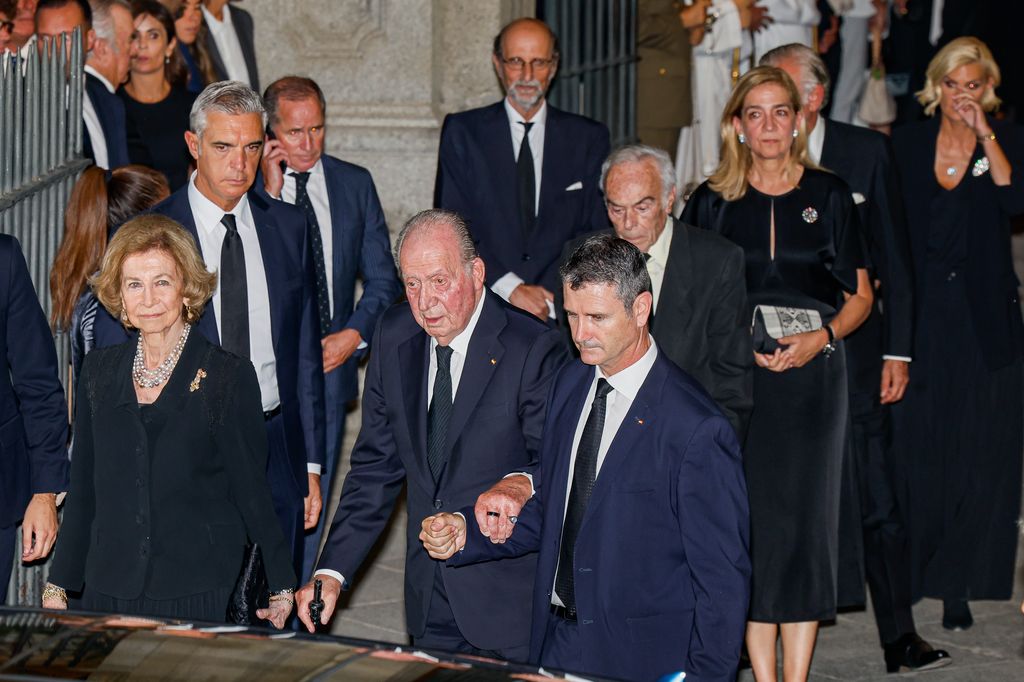 Don Juan Carlos y doña Sofía en el funeral de Juan Gómez-Acebo en Madrid, 8 de septiembre de 20244