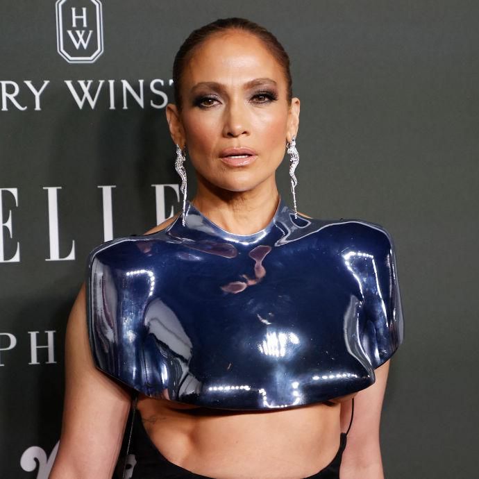 JLo presume look vanguardista