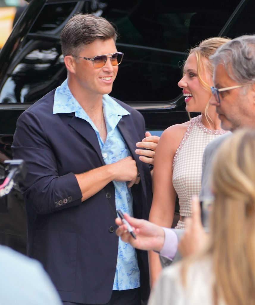 Scarlett Johansson y Colin Jost en el estreno de 'Fly Me To The Moon' en el AMC Lincoln Square Theater de Nueva York el 8 de julio de 2024