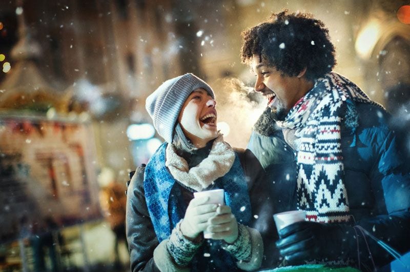 getty pareja feliz navidad 