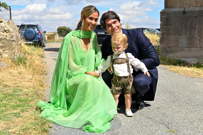 María Pombo y Pablo Castellano con su hijo