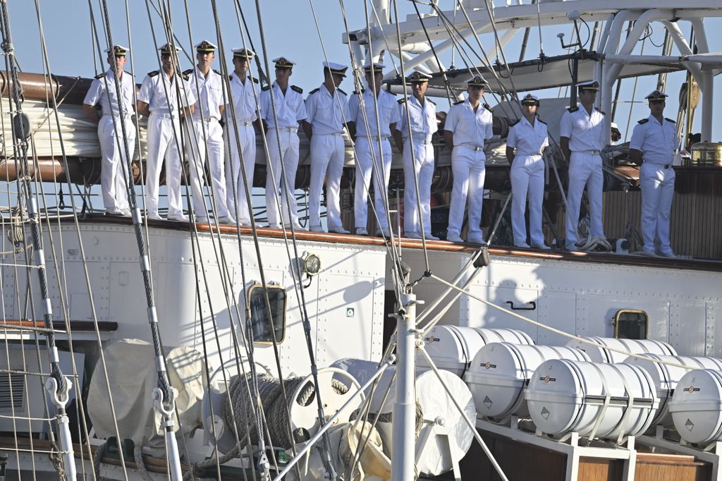 La princesa Leonor llega a bordo del Juan Sebastian Elcano a Montevideo (Uruguay))