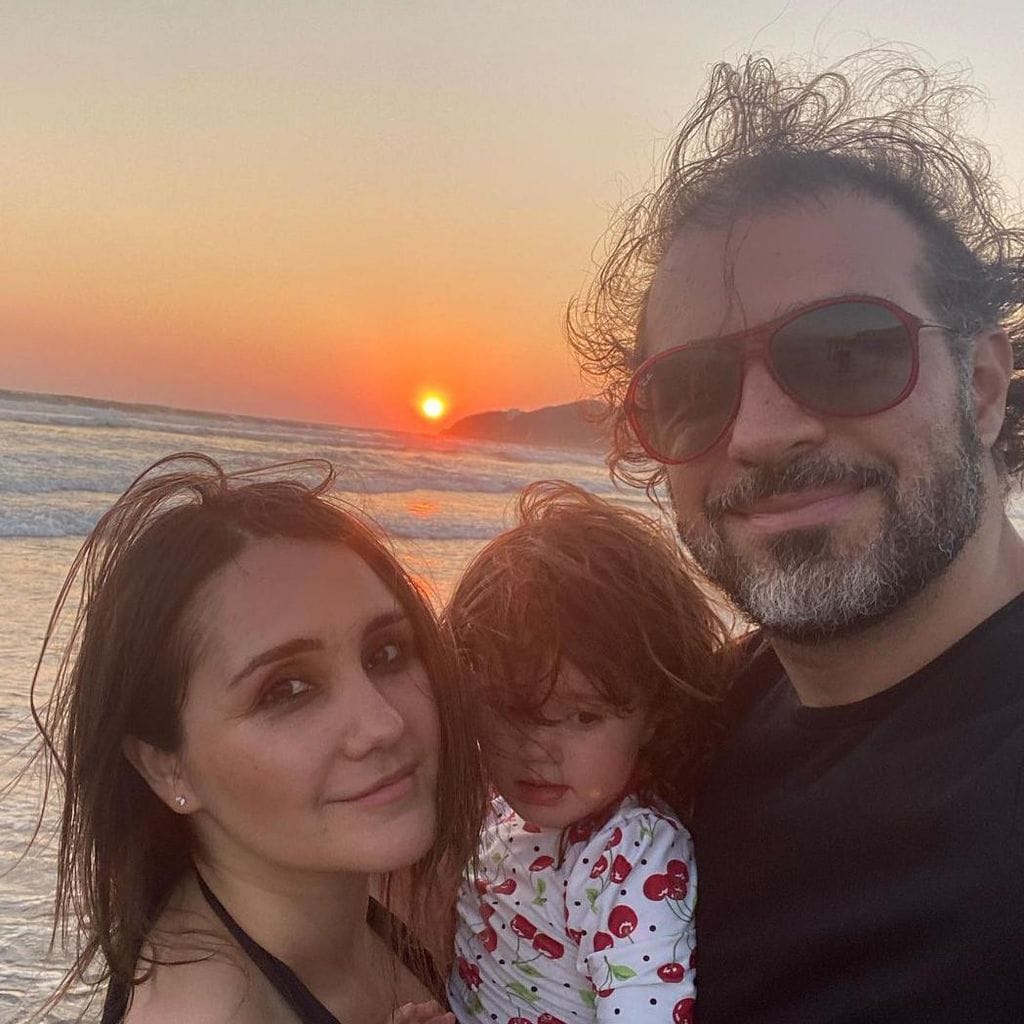 dulce mar a con su esposo e hija