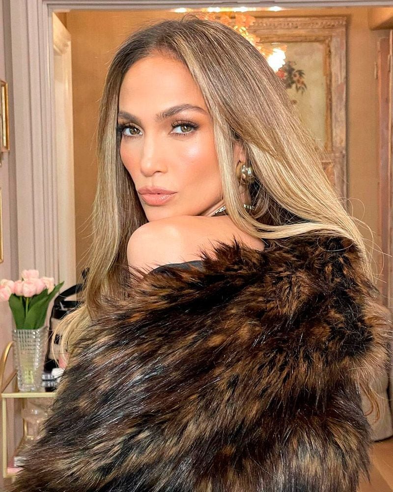 Jennifer Lopez es una Mob Wife con su abrigo de pelos y Birkin de 92.000 euros