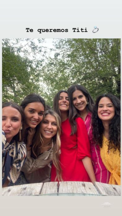 Marta Pombo y sus amigas