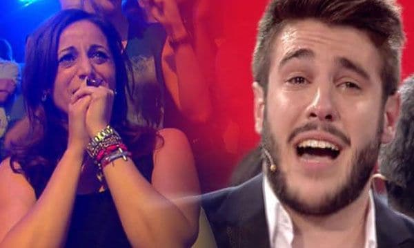 Entre lágrimas, el ganador de 'La Voz' agradeció el premio: “Esto es lo más grande que ha pasado en la vida. Los que me conocen saben lo que he luchado y no sería nada si no fuera por mis padre y mis amigos' © Telecinco
