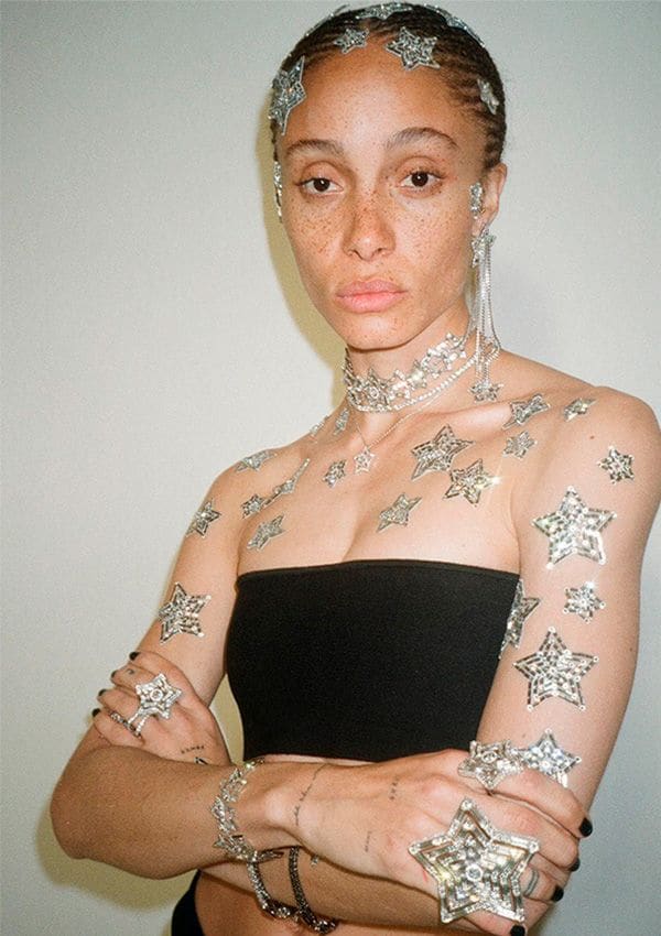 Adwoa Aboah embajadora Jo malone Gurls Talk salud mental foto estrellas maquillaje corporal redes