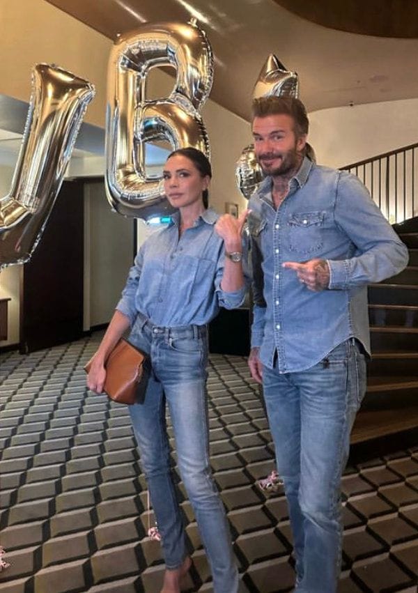 Victoria y David Beckham con looks 'denim' coordinados