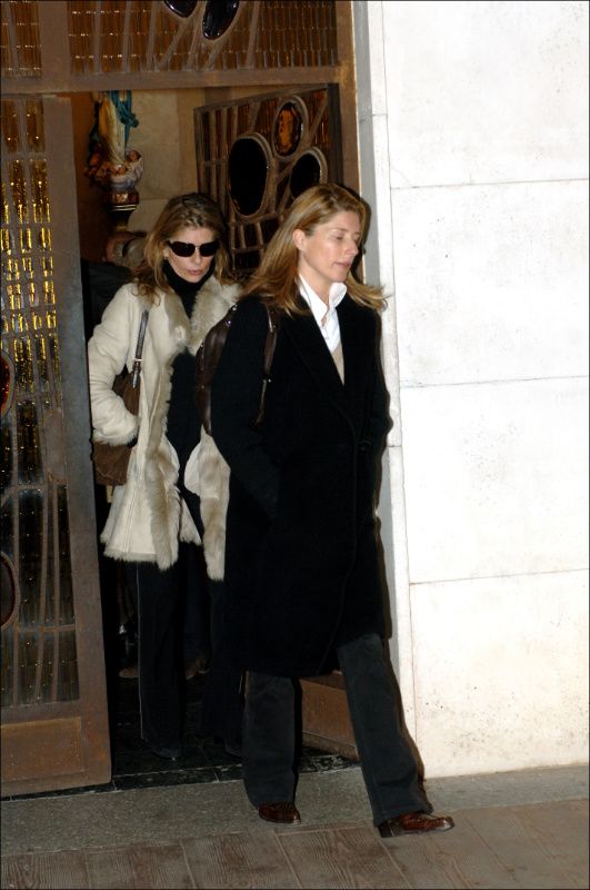 Marta Chávarri con sus hermanas María e Isabel 