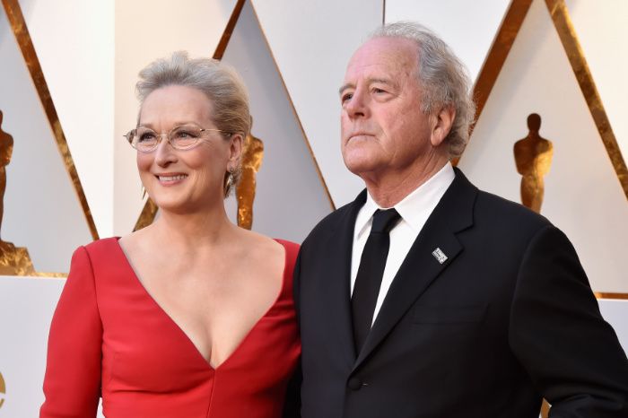 Mery Streep y su marido en los Oscar