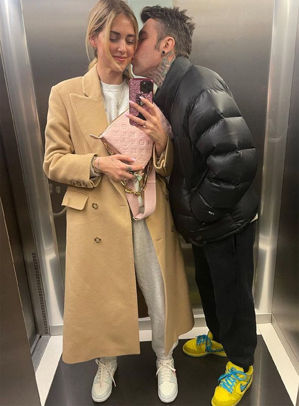 Chiara Ferragni y Fedez en el ascensor