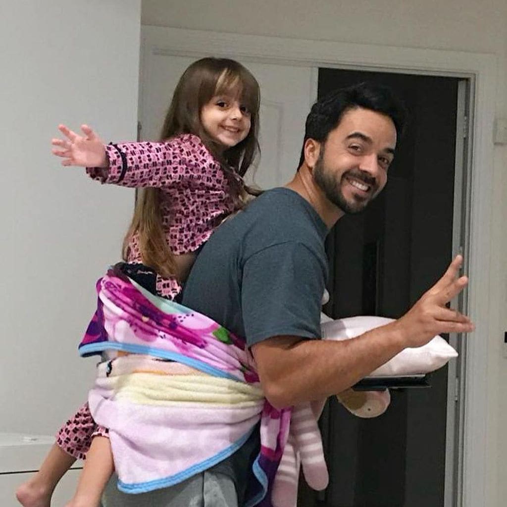 Luis Fonsi y su hija Mikaela