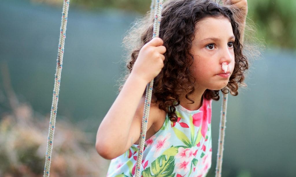 Niña se ha taponado la nariz