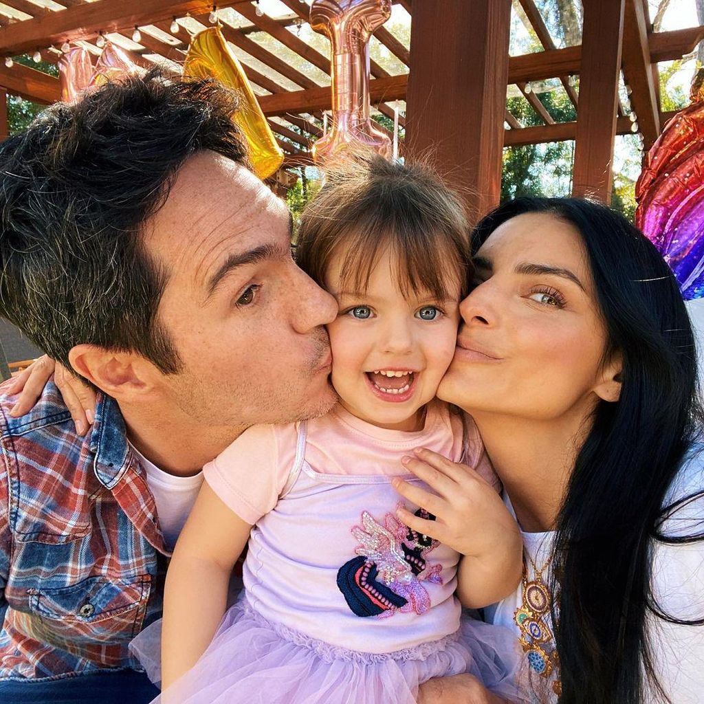 Aislinn Derbez y Mauricio Ochmann