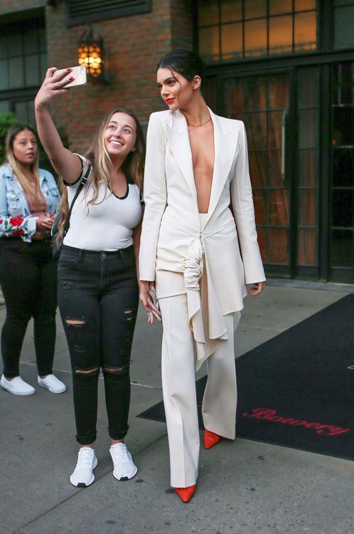 kendall jenner zapatos rojos