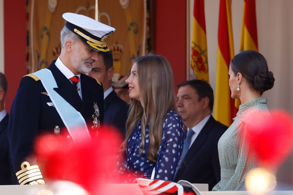 Rey Felipe, reina Letizia, infanta Sofía el 12 de octubre de 2022