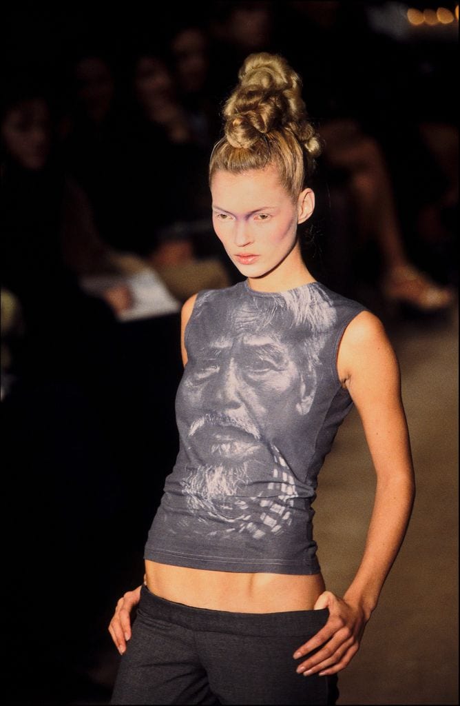 Kate Moss en el desfile de Alexander McQueen Otoño/Invierno 1996