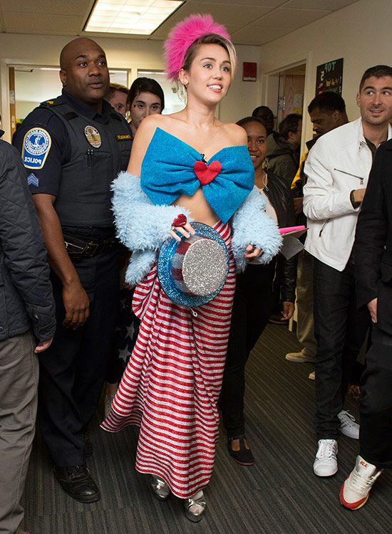 miley_cyrus_agatha_ruiz_prada_ss17_3z