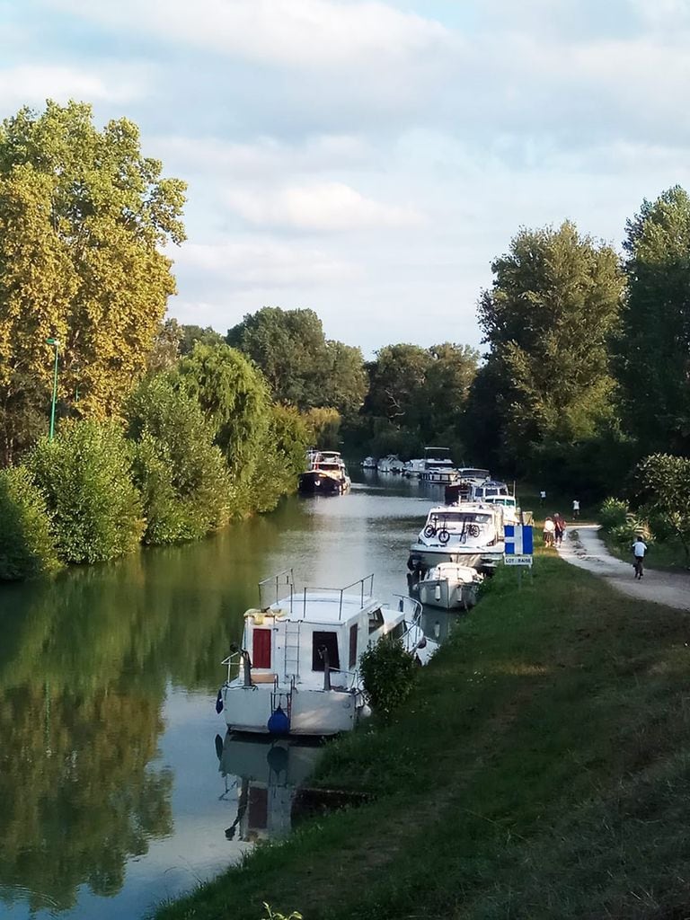 Barcos por el canal du midi, Francia