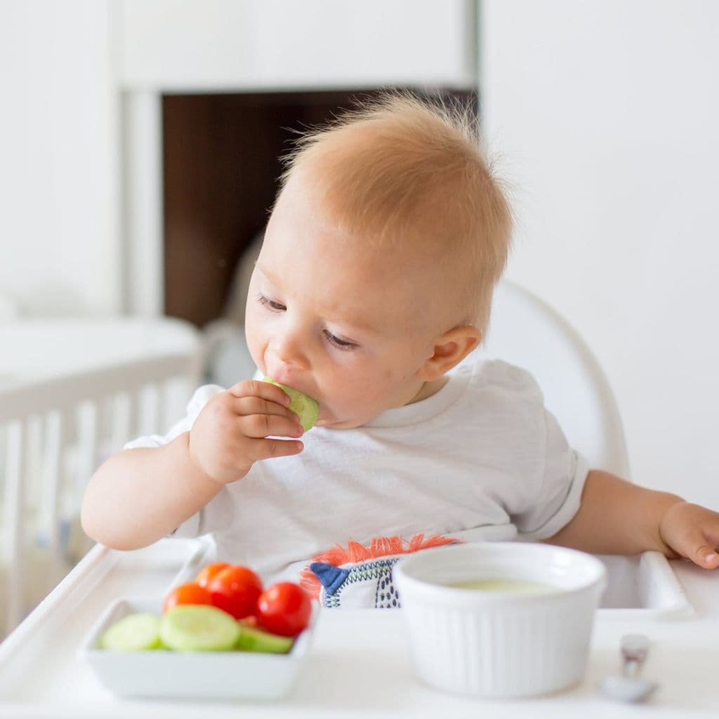 un pepino repleto de vitaminas