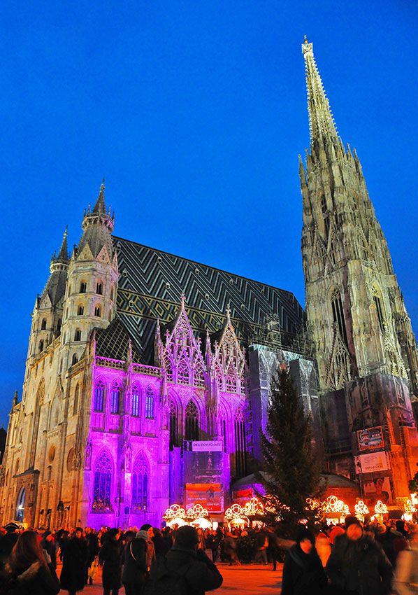 La-catedral-de-San-Esteban-en-navidades