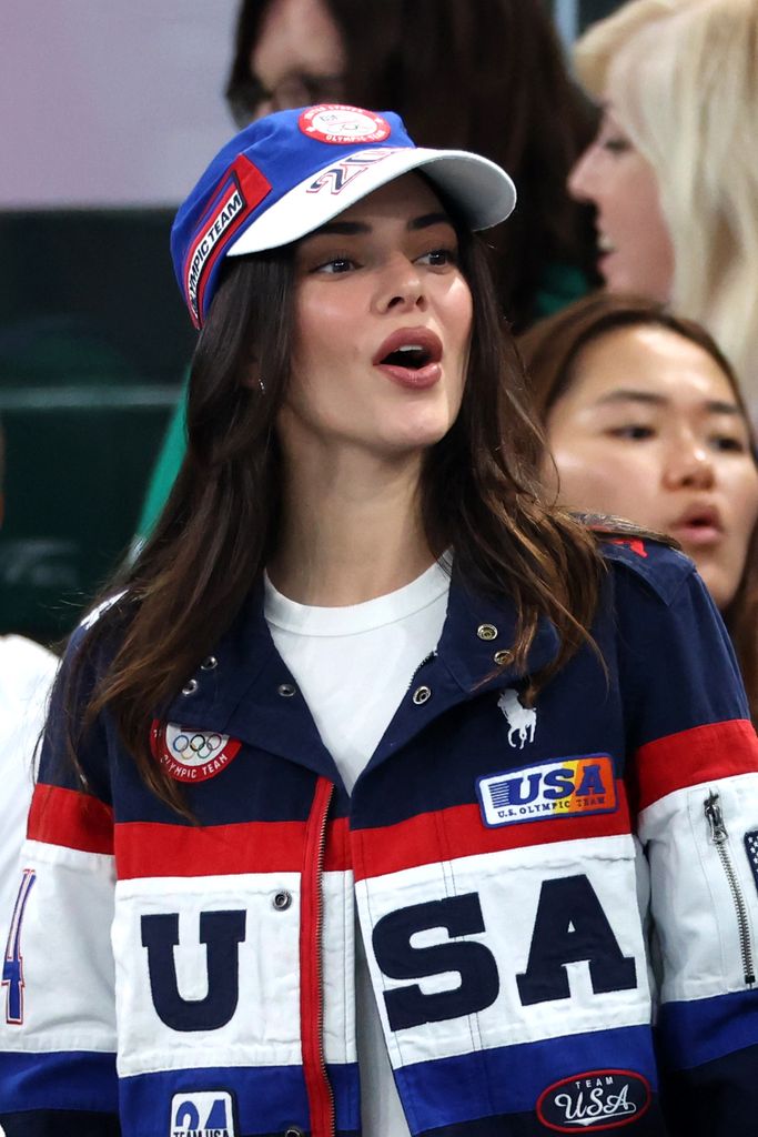 Kendall Jenner desde las gradas de la final femenil de gimnasia.