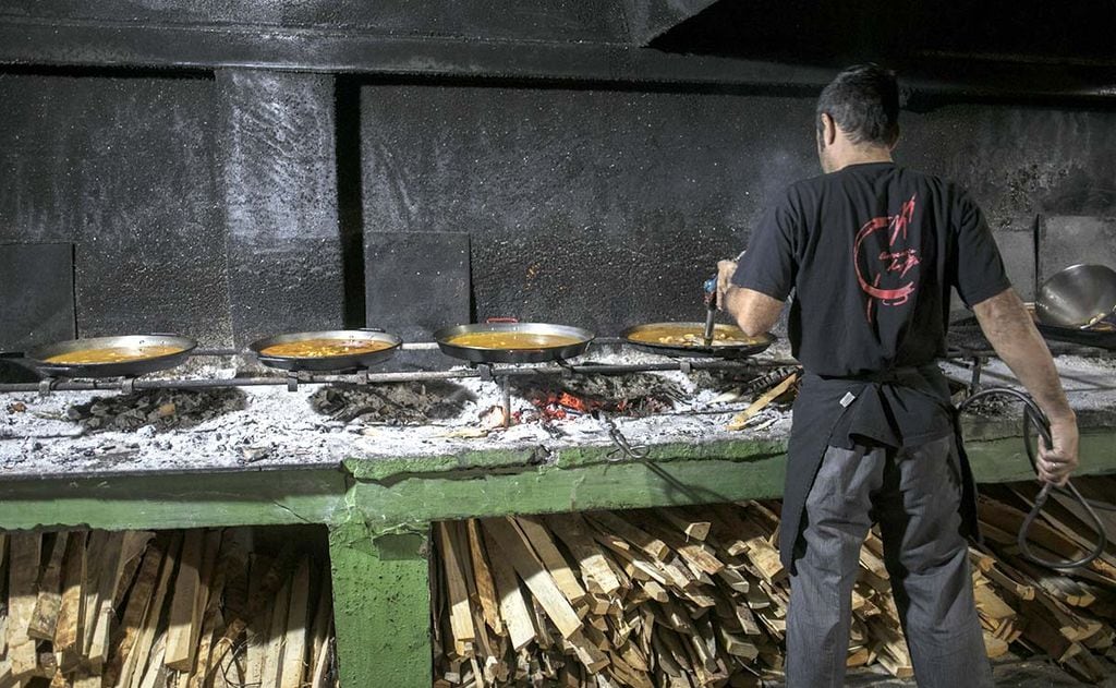 En Las Bairetas, en Chiva (Comunidad Valenciana) podrás comer fantásticos arroces a la leña