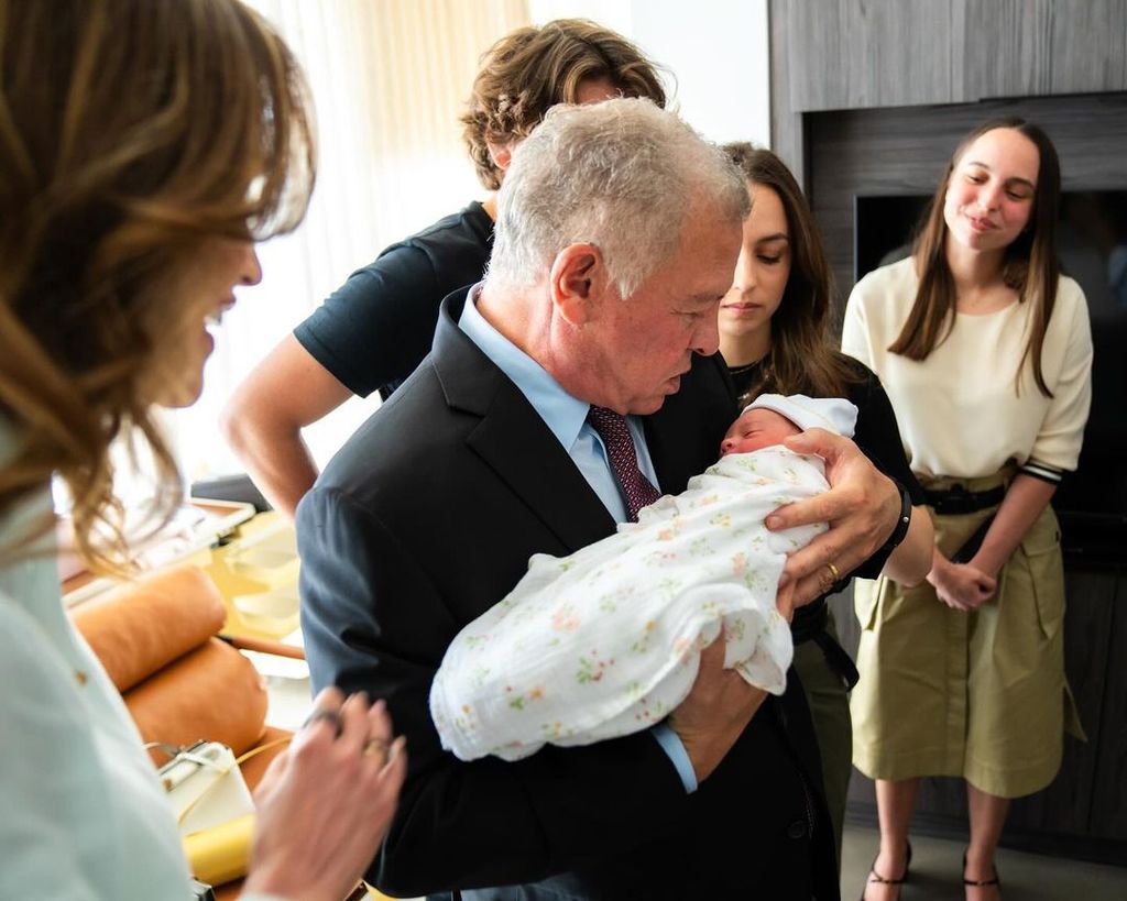 Rania, Abdalá, Salma, Iman y Hashem de Jordania con la pequeña Iman