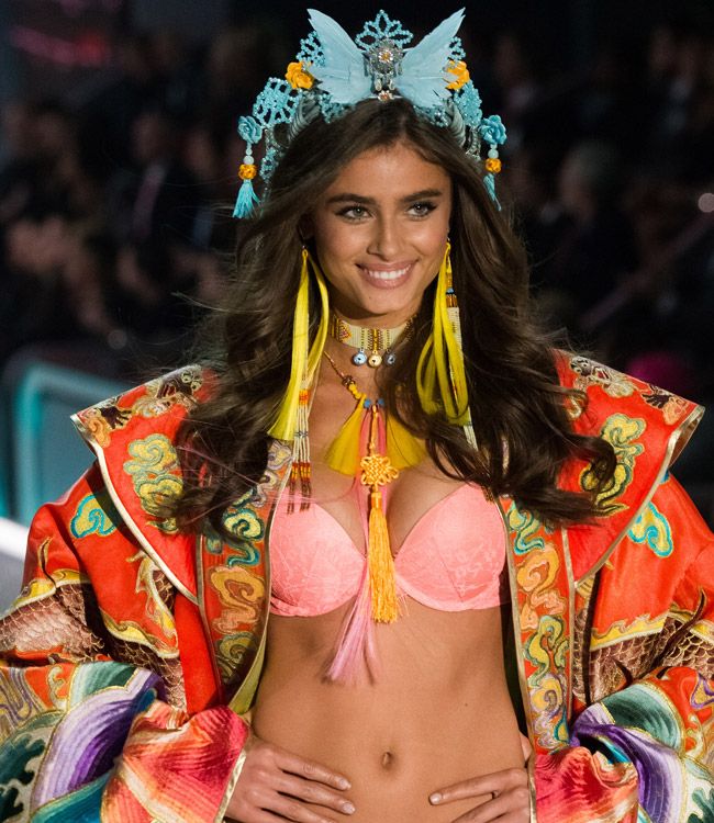 quién es Taylor Hill