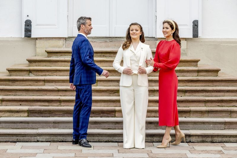 Federico y Mary de Dinamarca, príncipes herederos, con su segunda hija