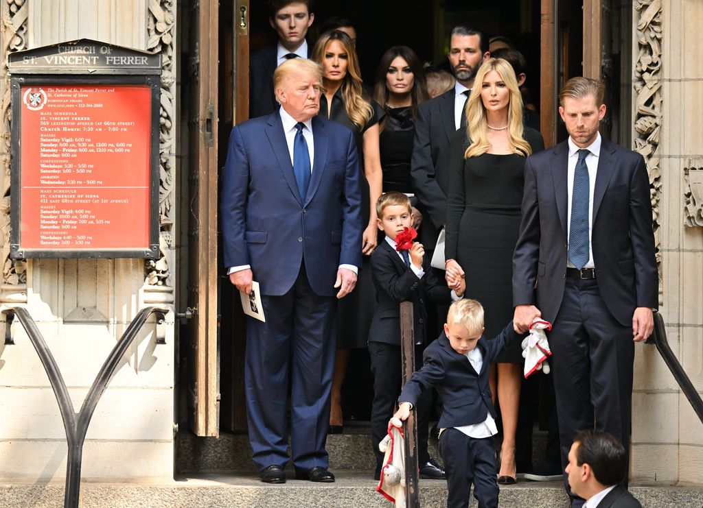 La familia Trump, en el funeral por la madre de Melania