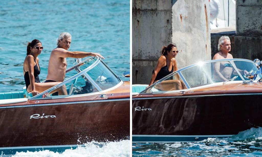 
Carlos Sainz y su mujer, Reyes Vázquez de Castro, salieron a dar un paseo en su lancha clásica por aguas de Mallorca, su paraíso particular, donde se encuentran pasando unos días de descanso. La pareja, que iba acompañada de un grupo de amigos, celebró el pasado 11 de mayo el trigésimo aniversario de su matrimonio.
