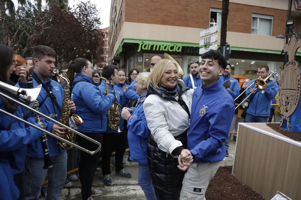 Belén Esteban en Paiporta para celebrar las Fallas con los afectados por la dana