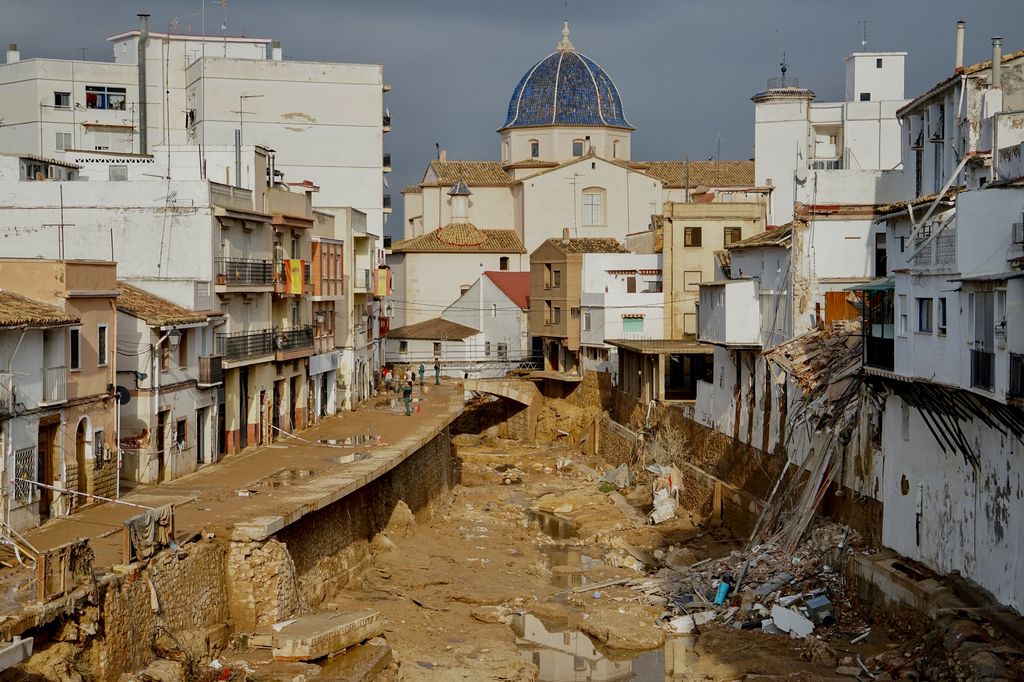 Los ángeles de Chiva: así fue como un grupo de guardias civiles salvo decenas de vidas durante la DANA