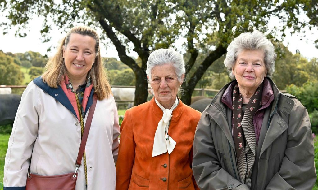 Cristina de Borbón-Dos Sicilias, Teresa de Borbón y Ana de Francia.