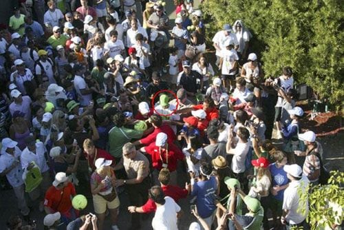 Rafa Nadal fue recibido como una auténtica estrella en Miami, entre una gran multitud que le fotografiaba y le pedía autógrafos