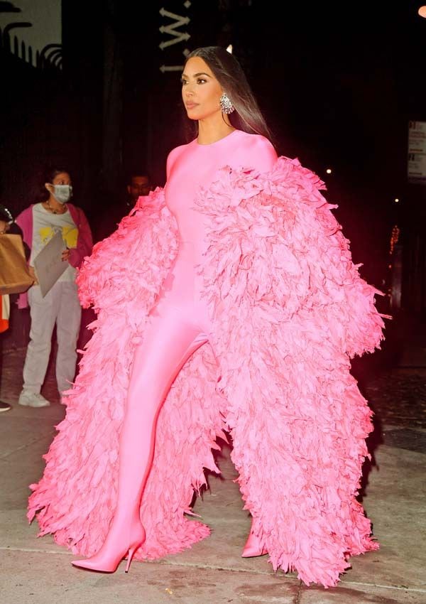 kim-kardashian-look-fucsia