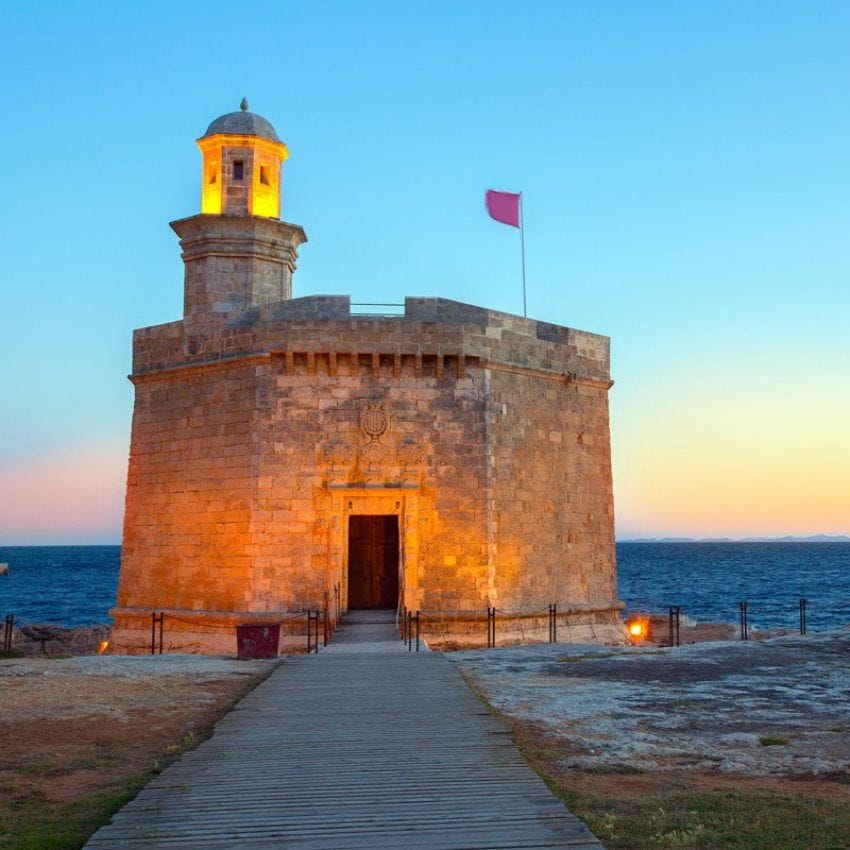 Castillo de San Nicolás al atardecer.