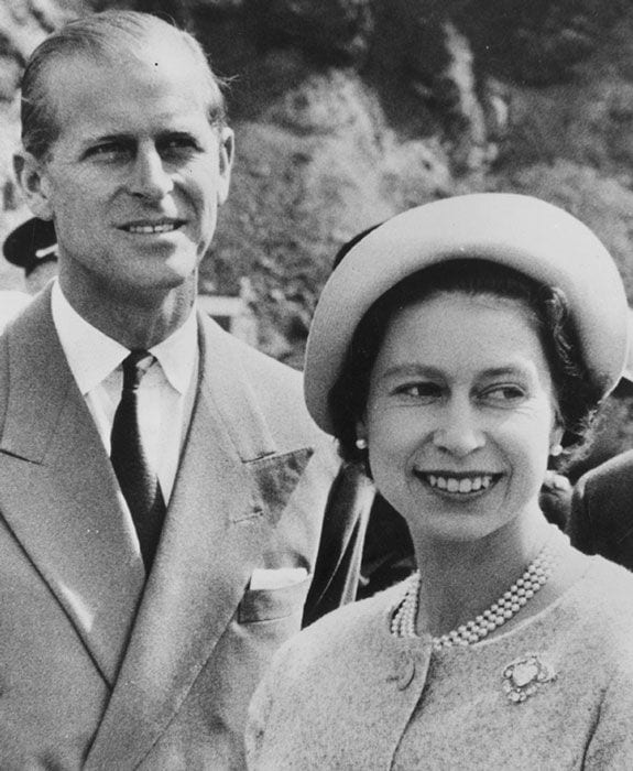 El duque de Edimburgo y la reina Isabel II en 1959