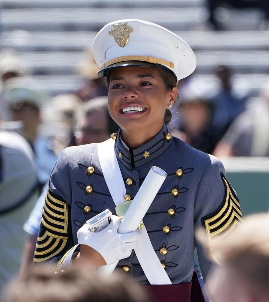 Alma Cooper, la oficial de ejército de EE.UU. que se ha coronado como nueva Miss USA 2024 